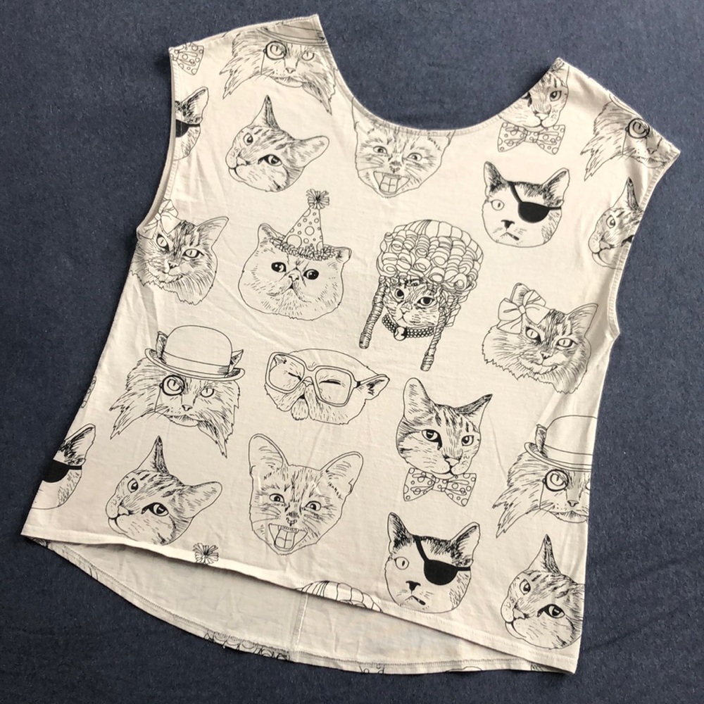 Cat print t-shirt!